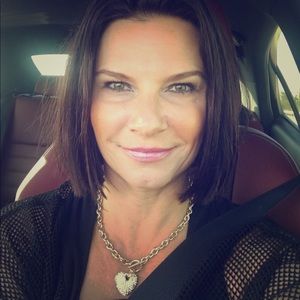 Meet your Posher, Angie